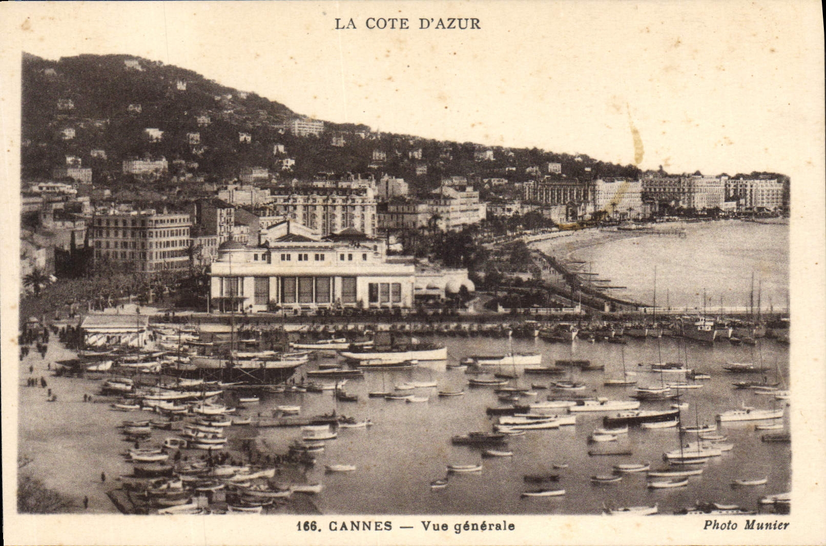 CPA Cannes Vue Generale Bateaux