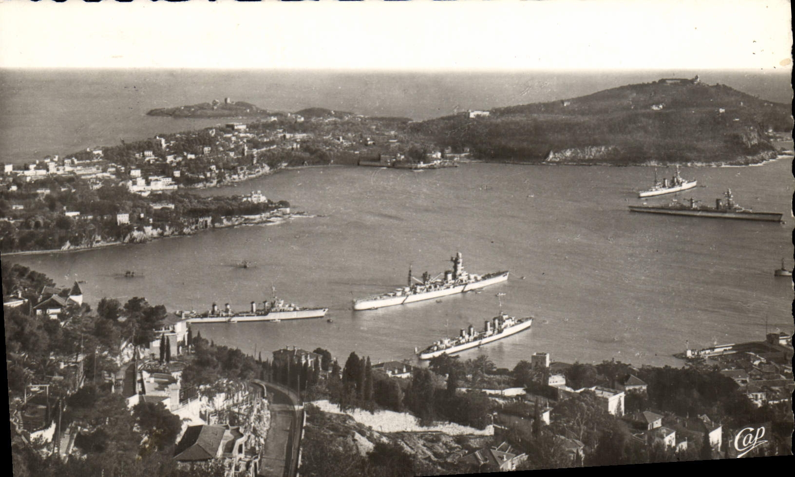 CPM Villefranche Sur Mer L'Escadre en Rade et le Cap Ferrat Bateaux