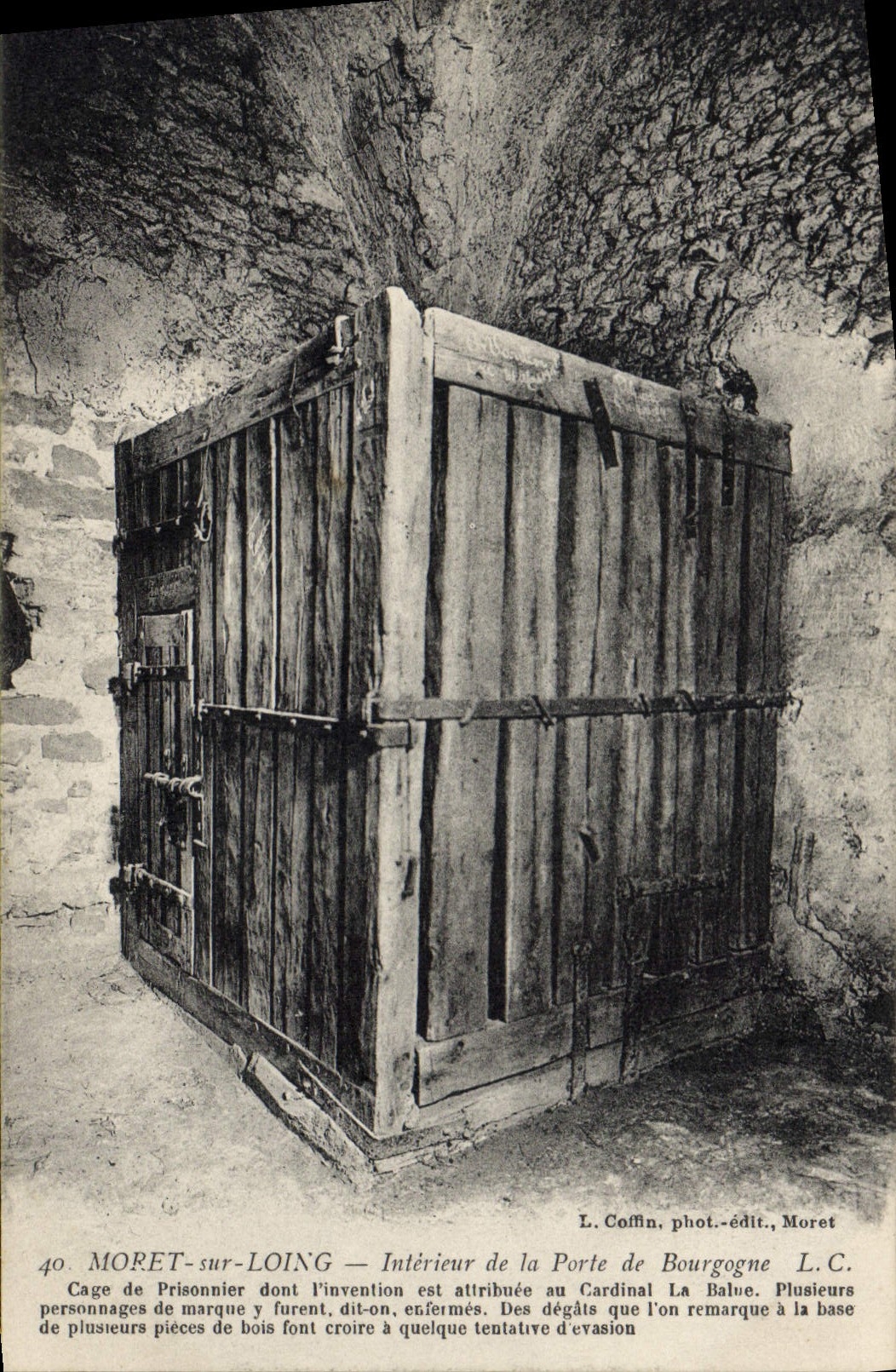 VINTAGE POSTCARD Moret on Interior Loing of the Gate of Burgundy Cage of prisoner