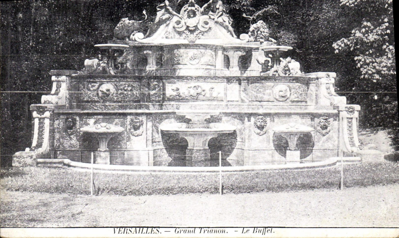 CPA Versailles Grand Trianon Le buffet