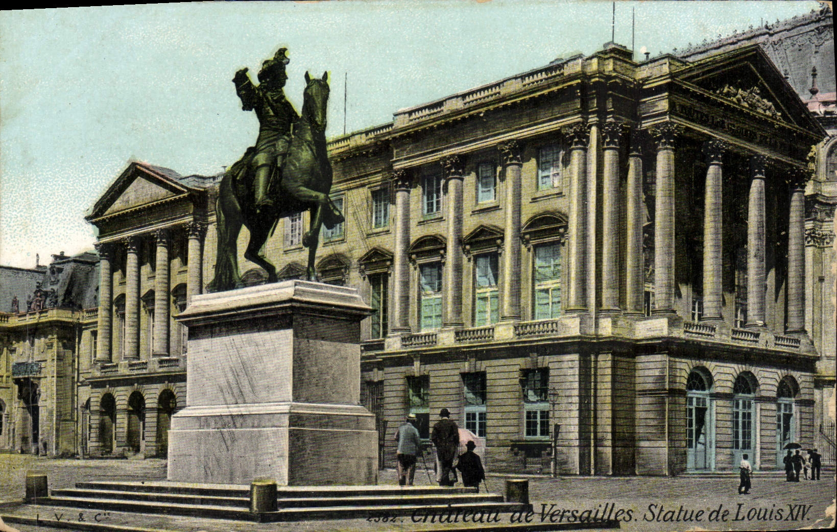 CPA Versailles Statue de Louis XIV