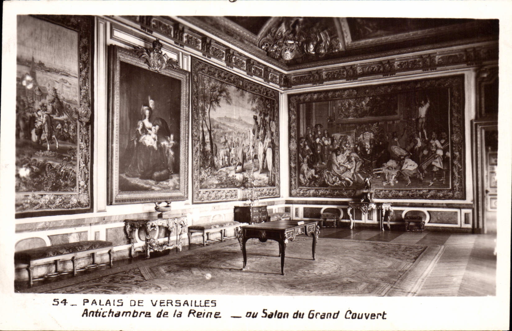 VINTAGE POSTCARD Palate Of Versailles Anteroom of the Queen or living room of the great cover