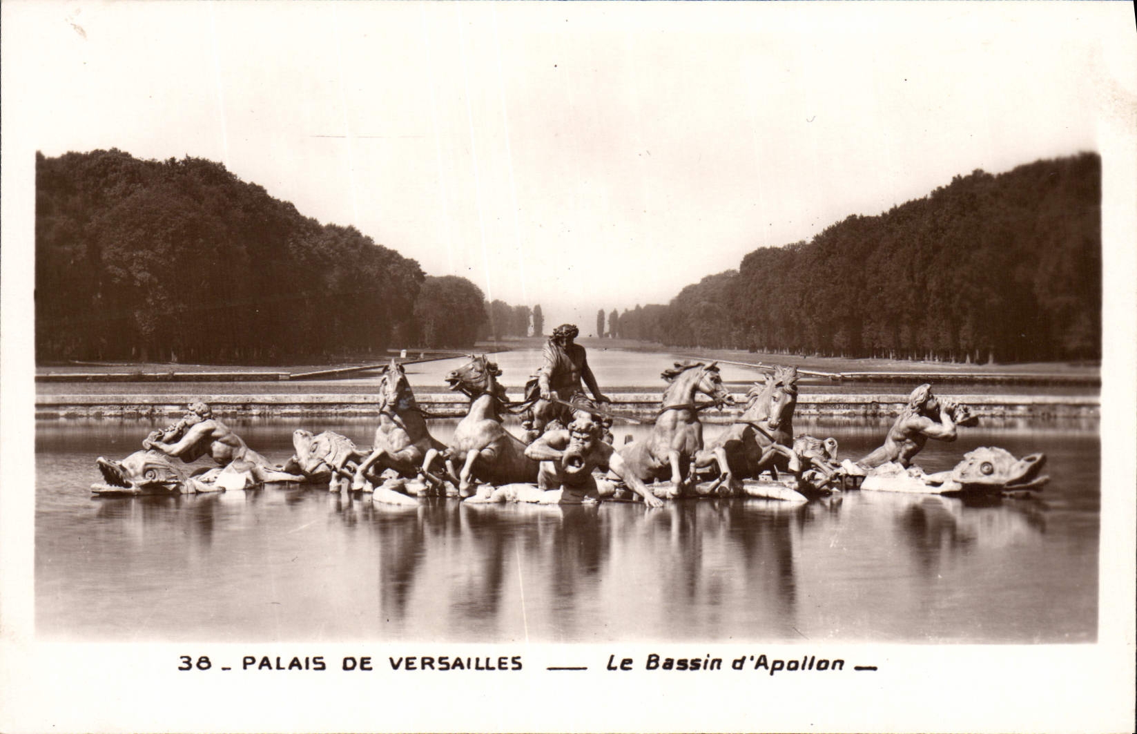 CPA Palais De Versailles Le Bassin d'Apollon