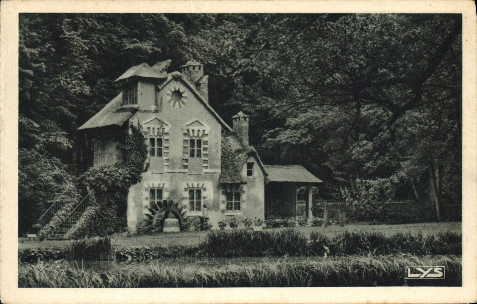 CPA Palais De Versailles Hameau de Trianon Le Moulin
