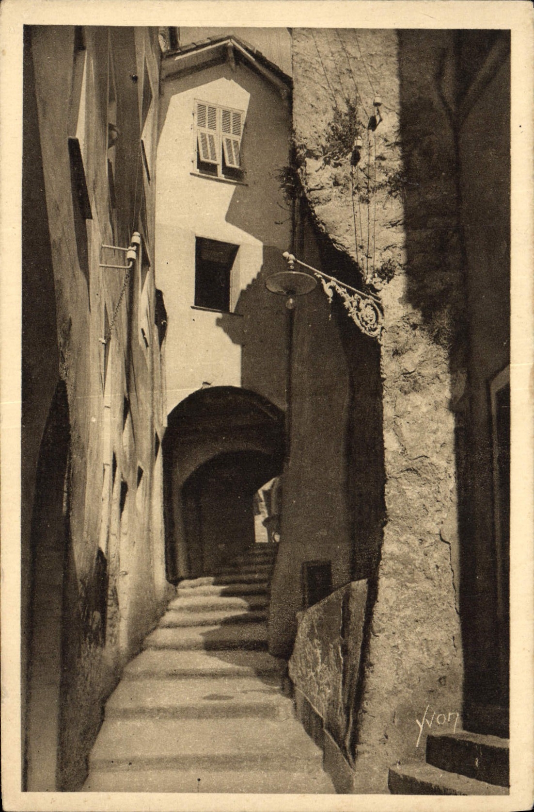 Cabo Martin de la POSTAL de la VENDIMIA y calle de Roquebrune del castillo