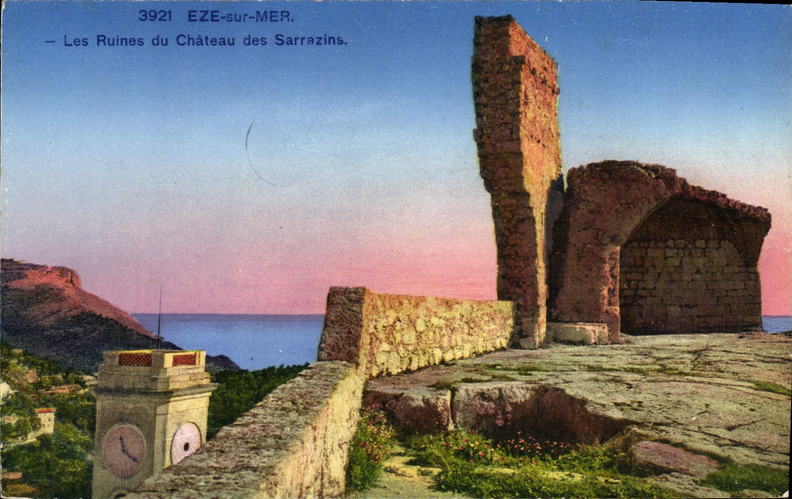 POSTAL Eze de la VENDIMIA en las ruinas del mar del castillo de Sarrazins