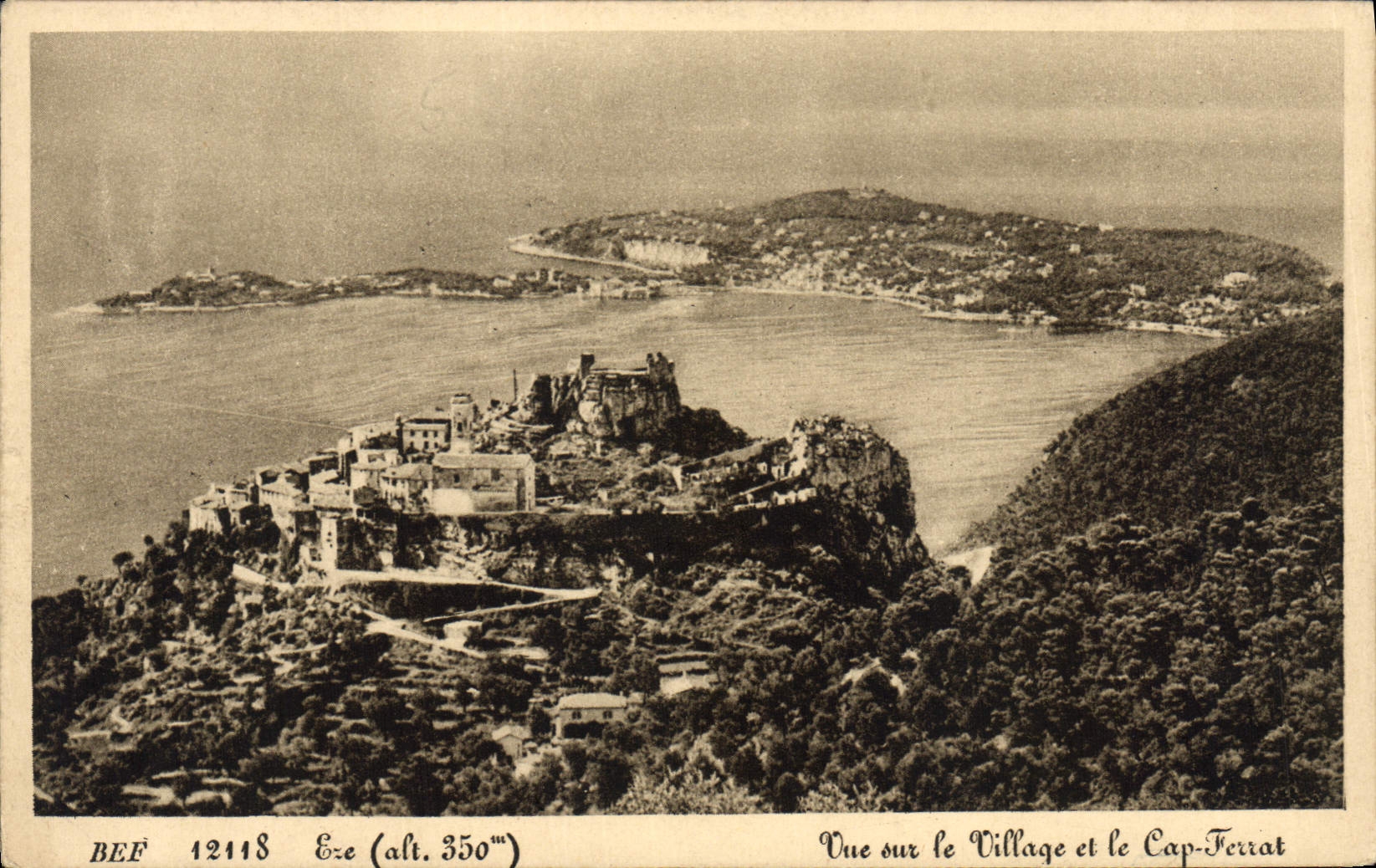 CPA Eze Vue sur le village et le Cap Ferrat