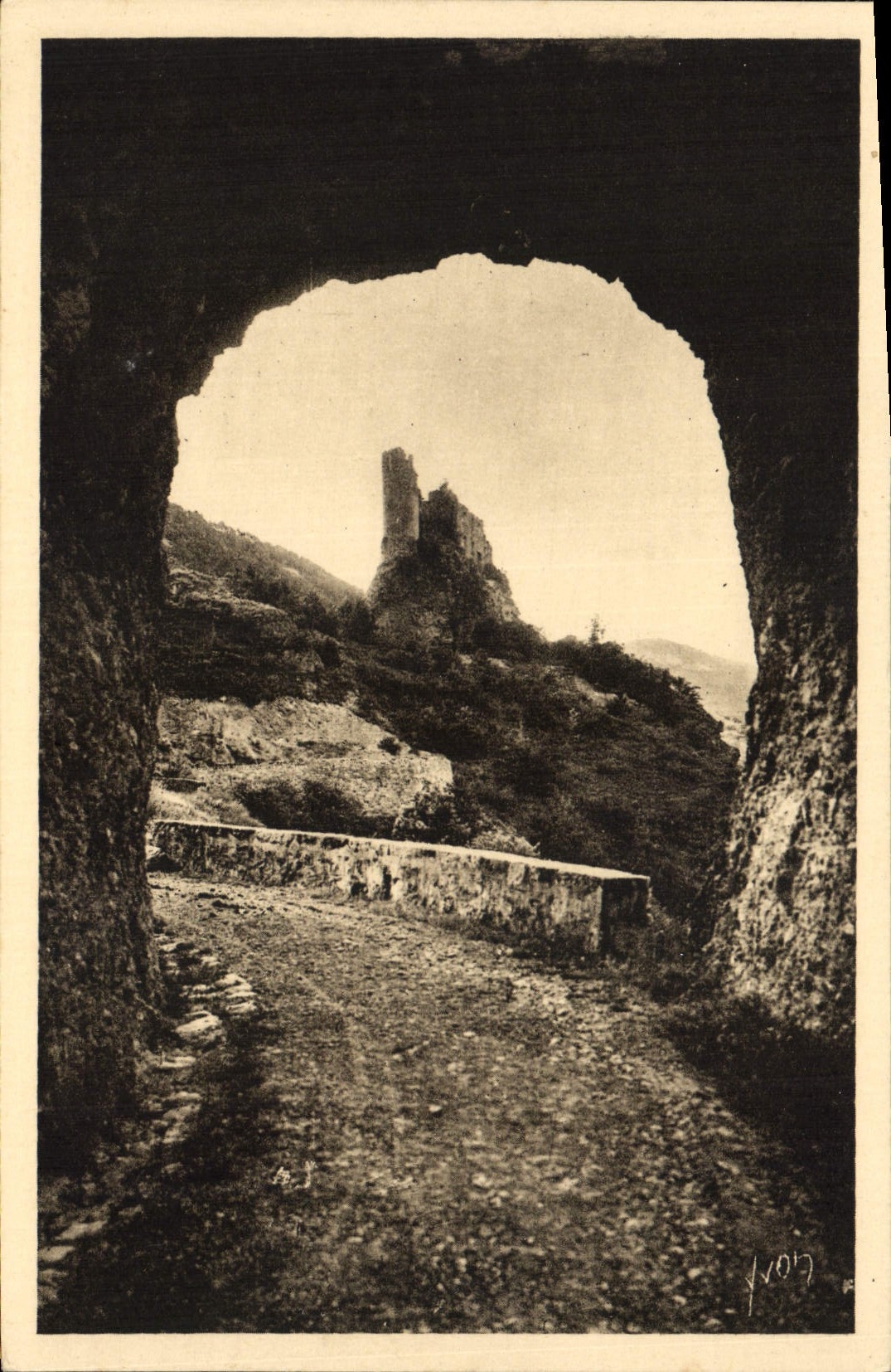 CPA Gorges De Daluis Guillaumes Le vieux chateau