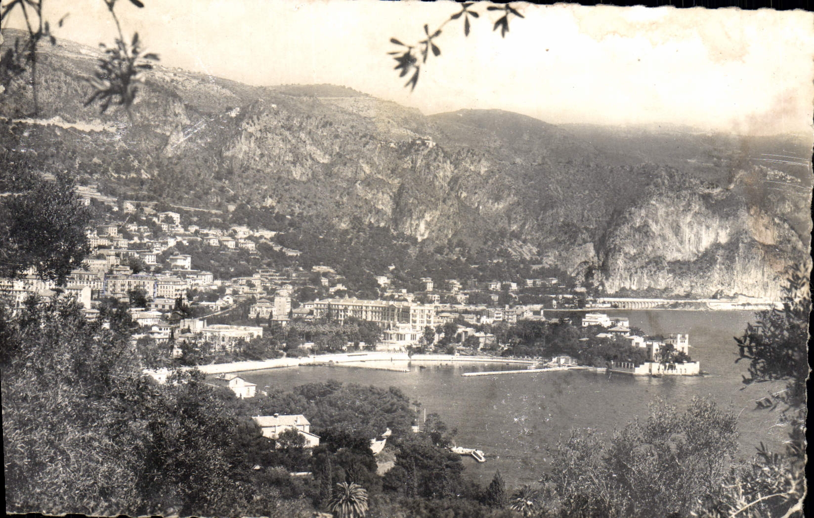 VINTAGE POSTCARD Beaulieu On Sea Seen On the City and Bay of Provided