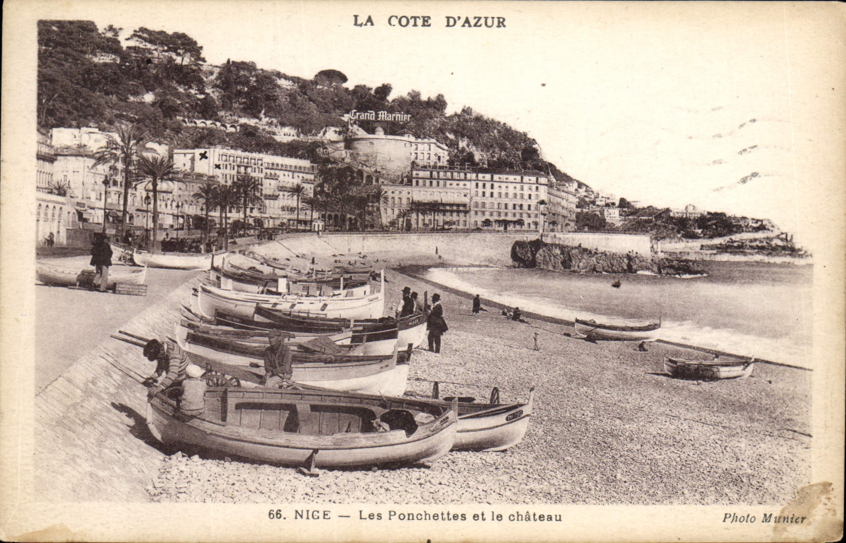 CPA Nice Les Ponchettes et le Chateau Bateaux