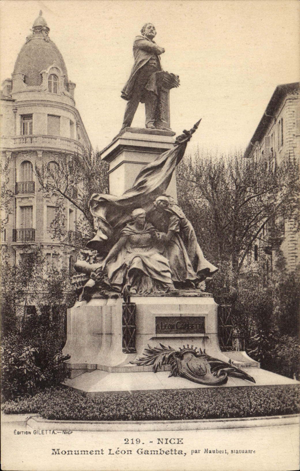 VINTAGE POSTCARD Nice Monument Leon Gabetta