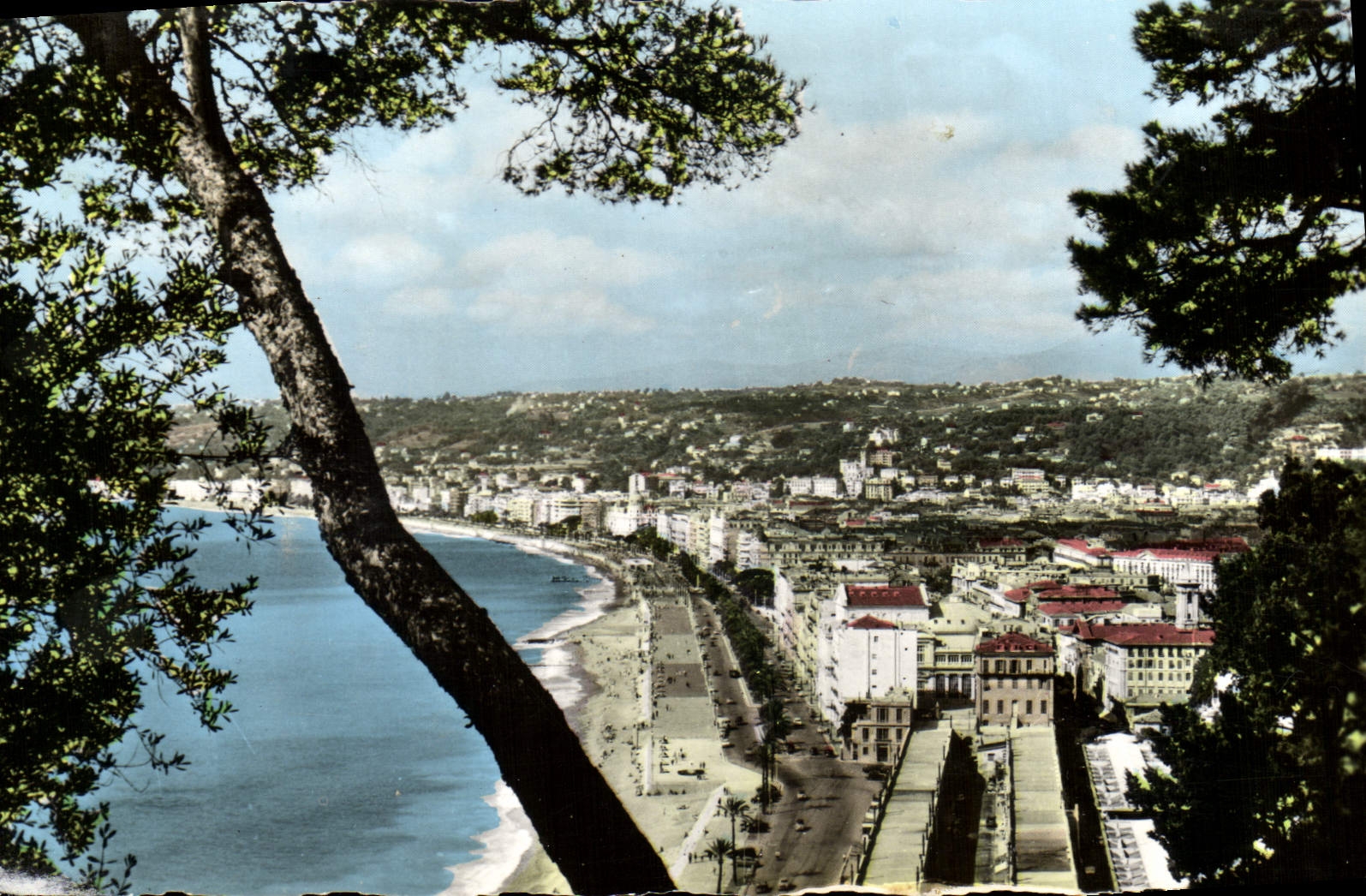 POSTAL MODERNA Niza escapada en la caminata del inglés vista el castillo
