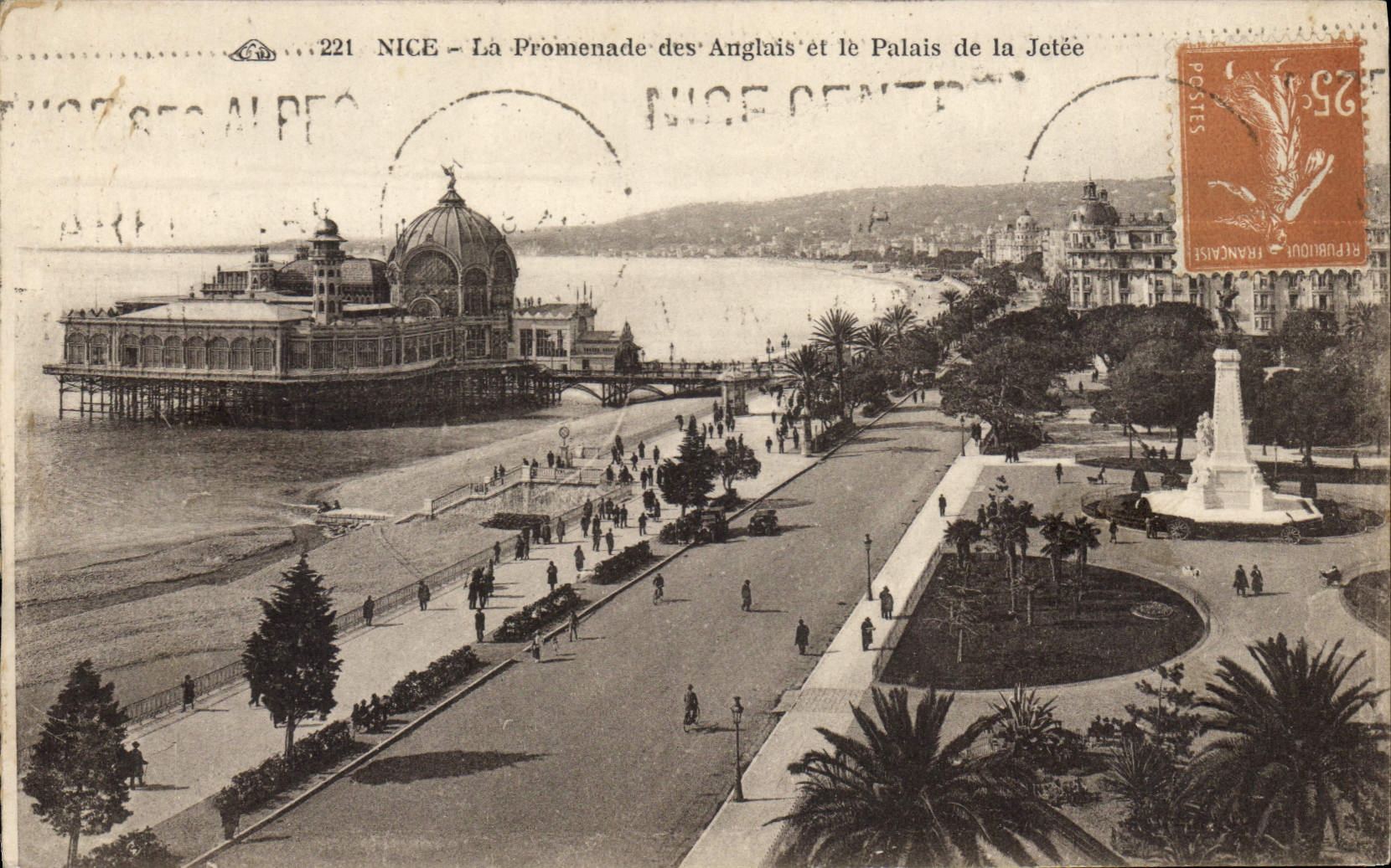CPA Nice La Promenade des Anglais et le Palais de la Jetee
