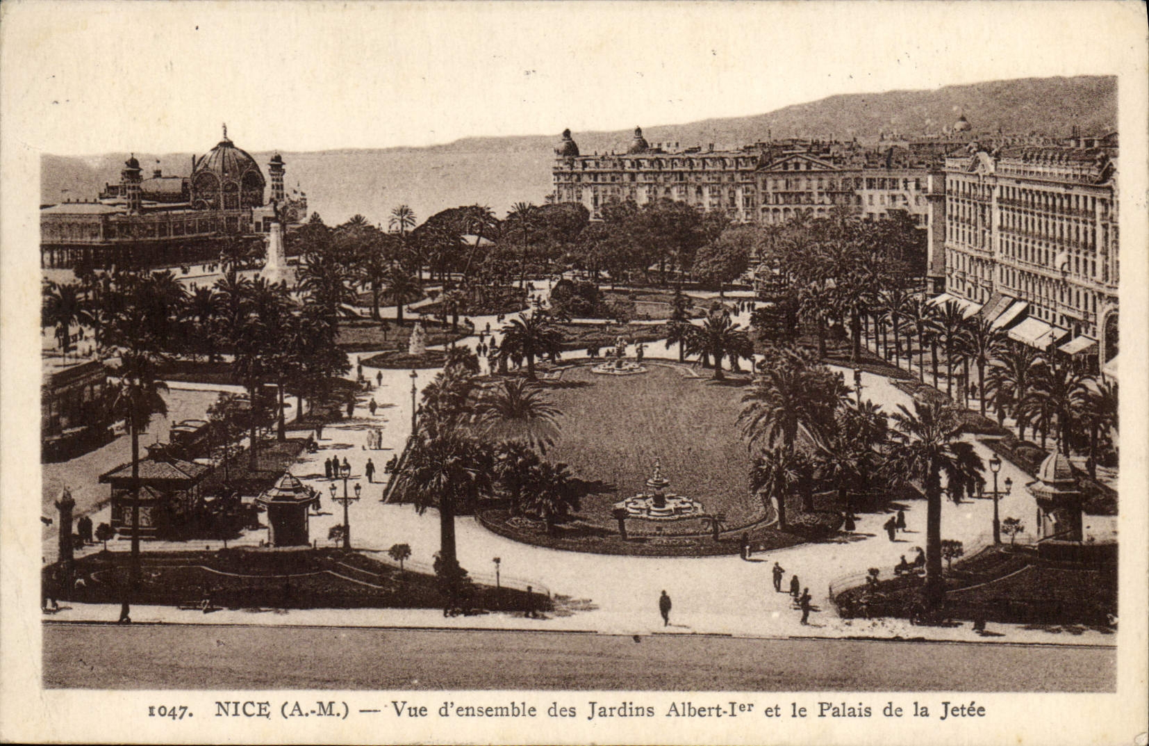 CPA Nice Vue d'ensemble des Jardins Albert 1er et le palais de la jetee