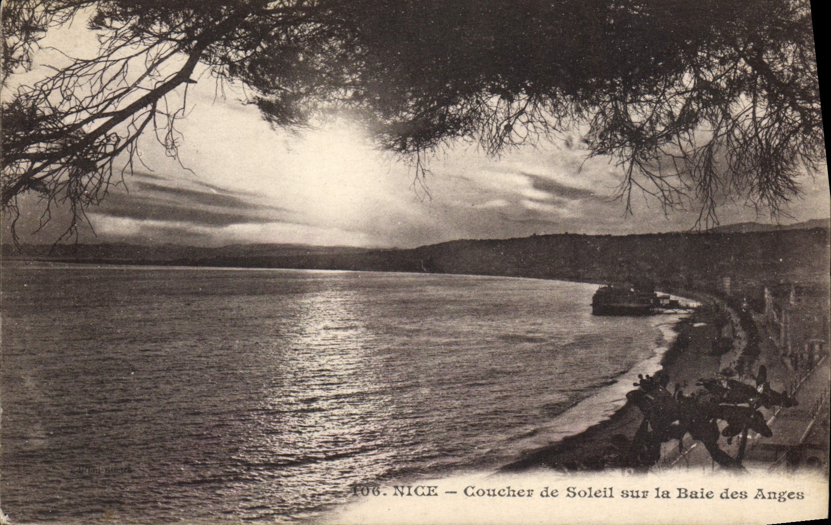 Puesta del sol de la POSTAL de la VENDIMIA Niza en la bahía de los ángeles