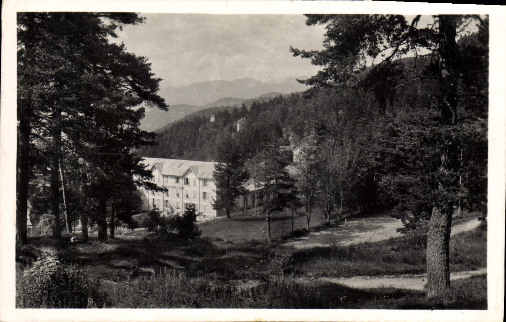 VINTAGE POSTCARD Peira Undermined Hotel Barralis Mourey
