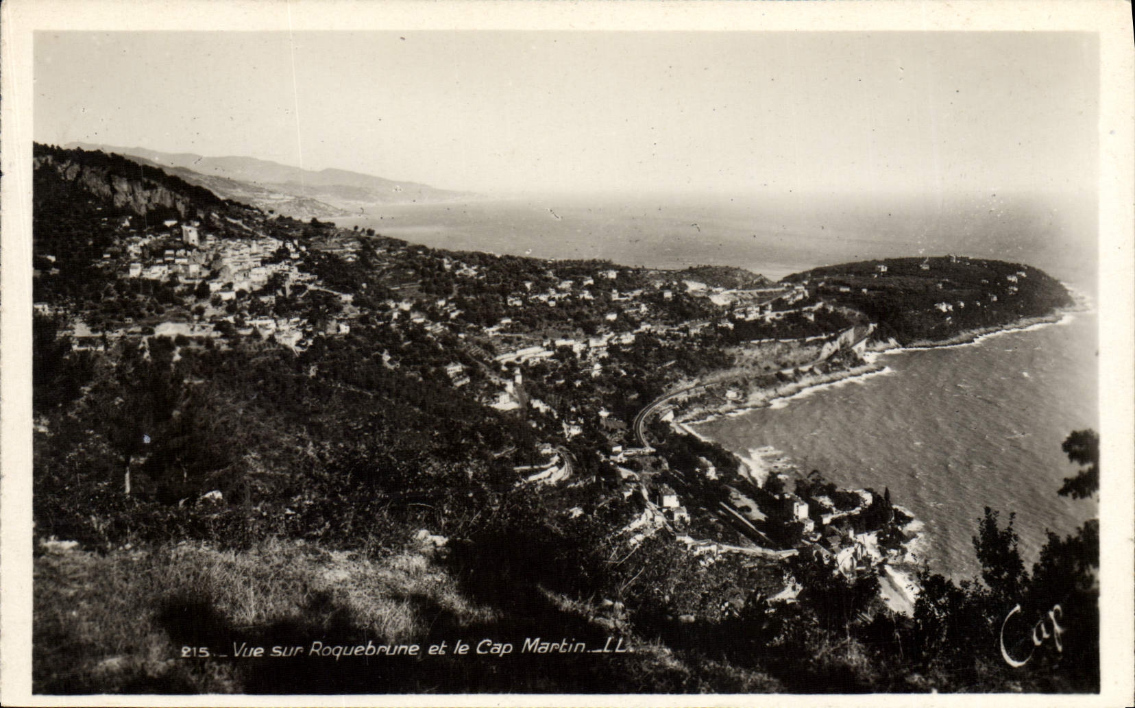 CPA Vue sur Roquebrune et le Cap Martin