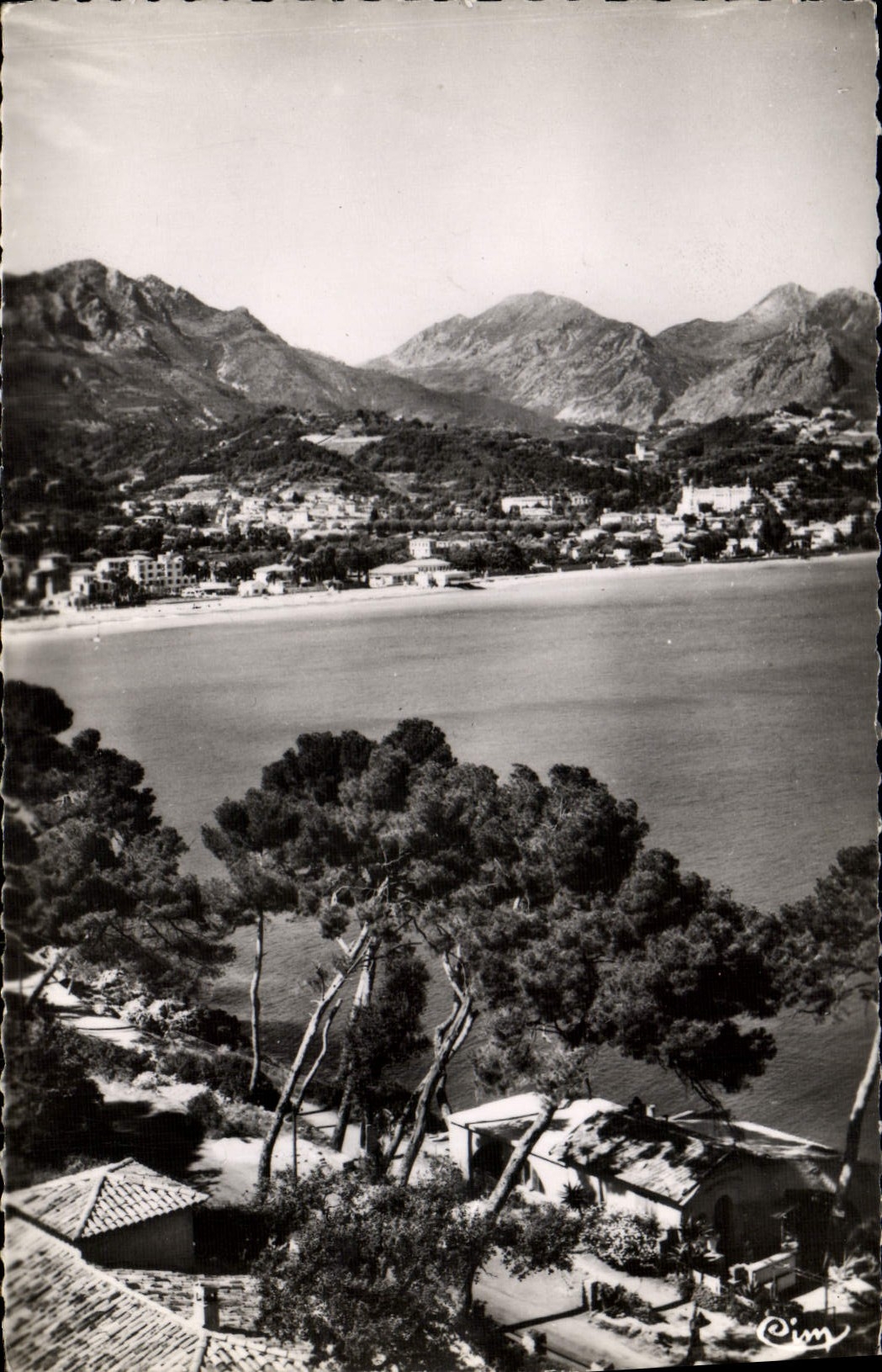 CPM Menton Vue du Cap Martin