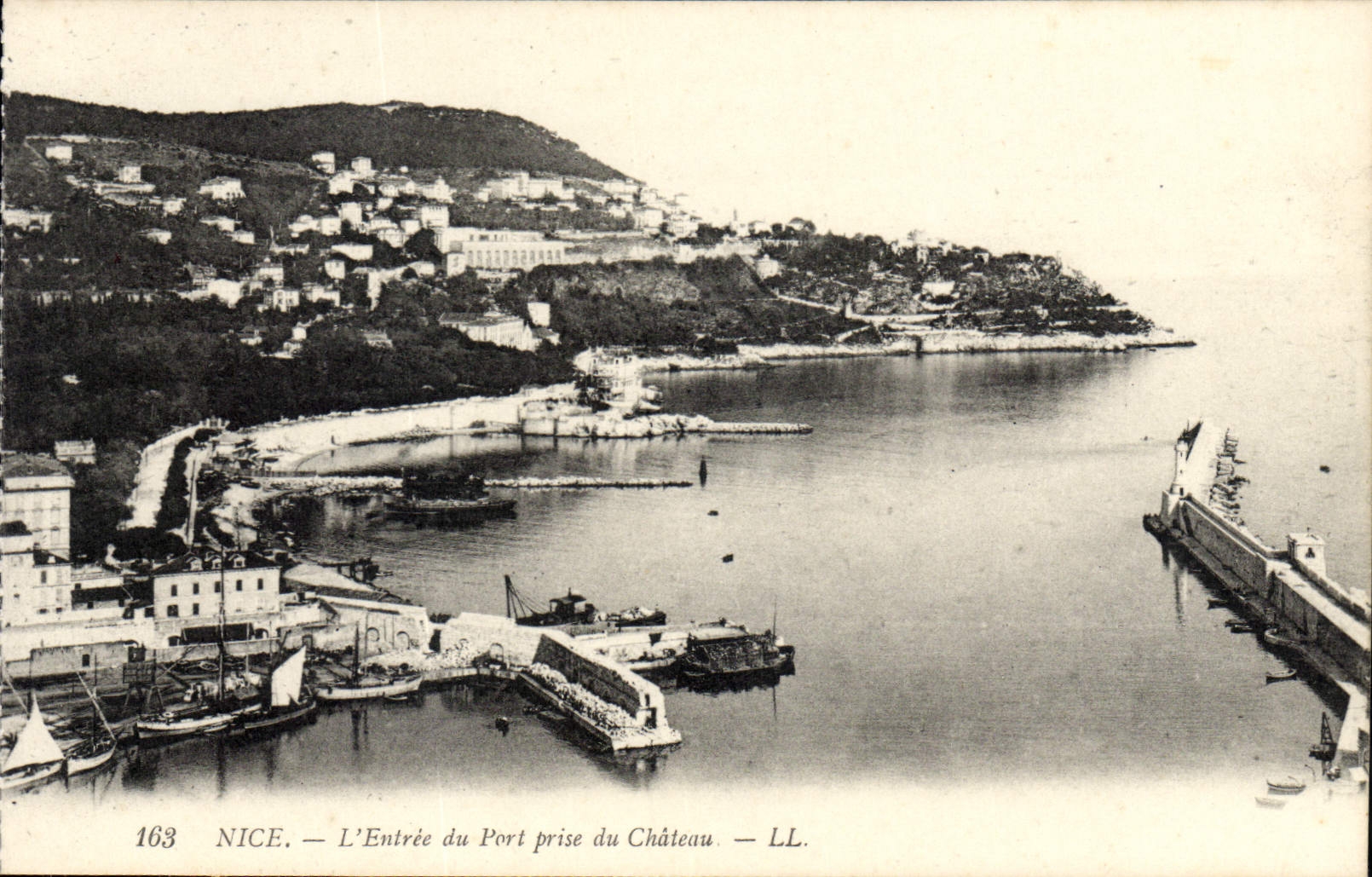 VINTAGE POSTCARD Nice the Entry of the Port Taken of the Castle
