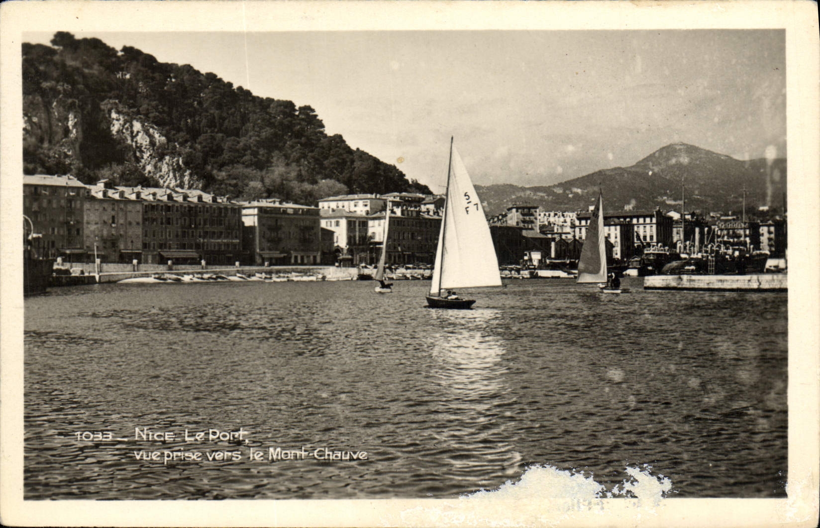 CPA Nice Le Port Vue Prise Vers le Mont Chauve