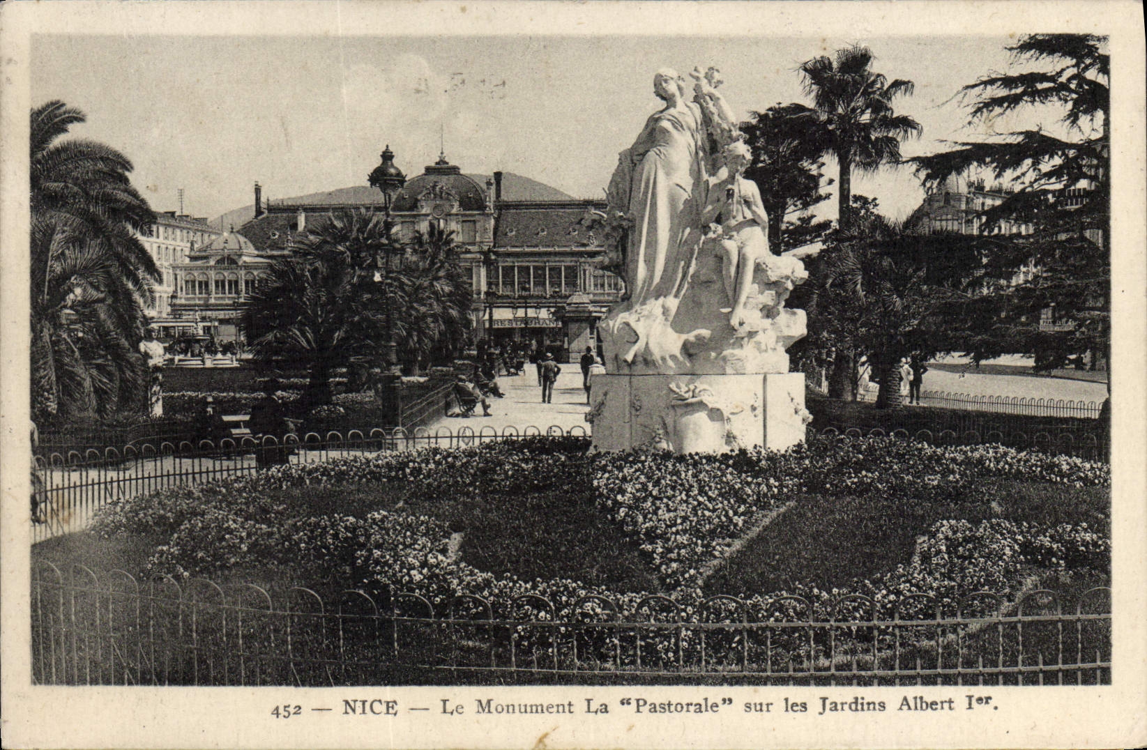 CPA Nice Le Monument La Pastorale sur les jardins Albert 1er