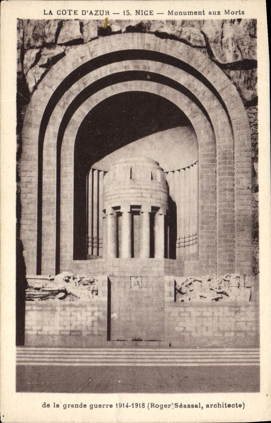 CPA Nice Monument aux Morts de la grande guerre Militaria