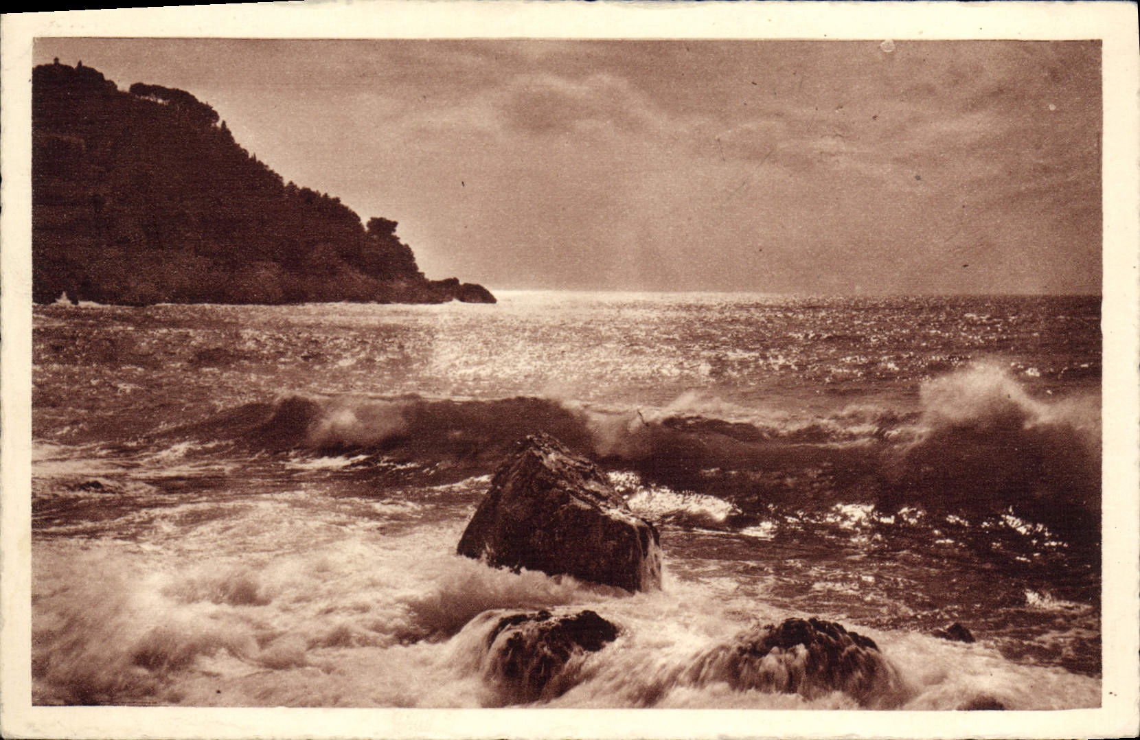 POSTAL de la VENDIMIA Niza el punto del montaje del boro