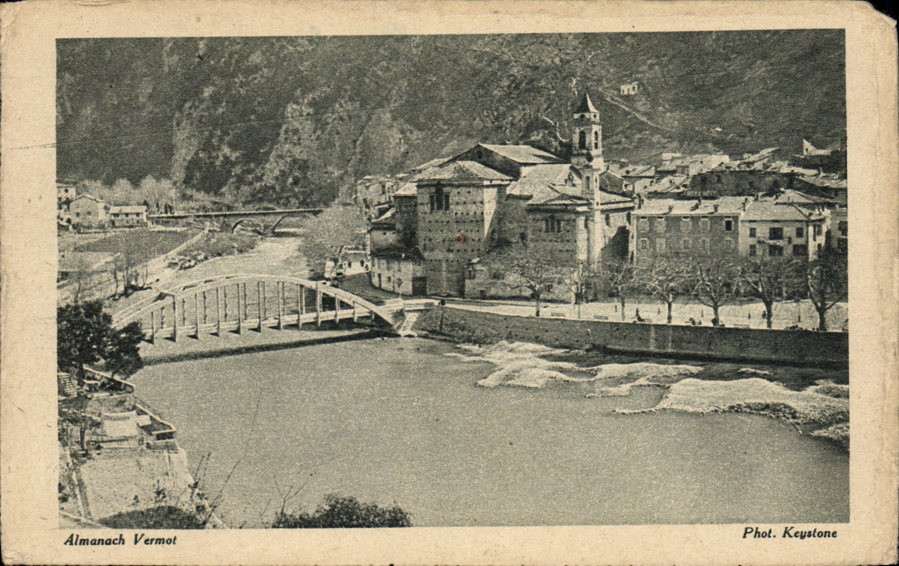 VINTAGE POSTCARD Breil Parks at the free Italian border