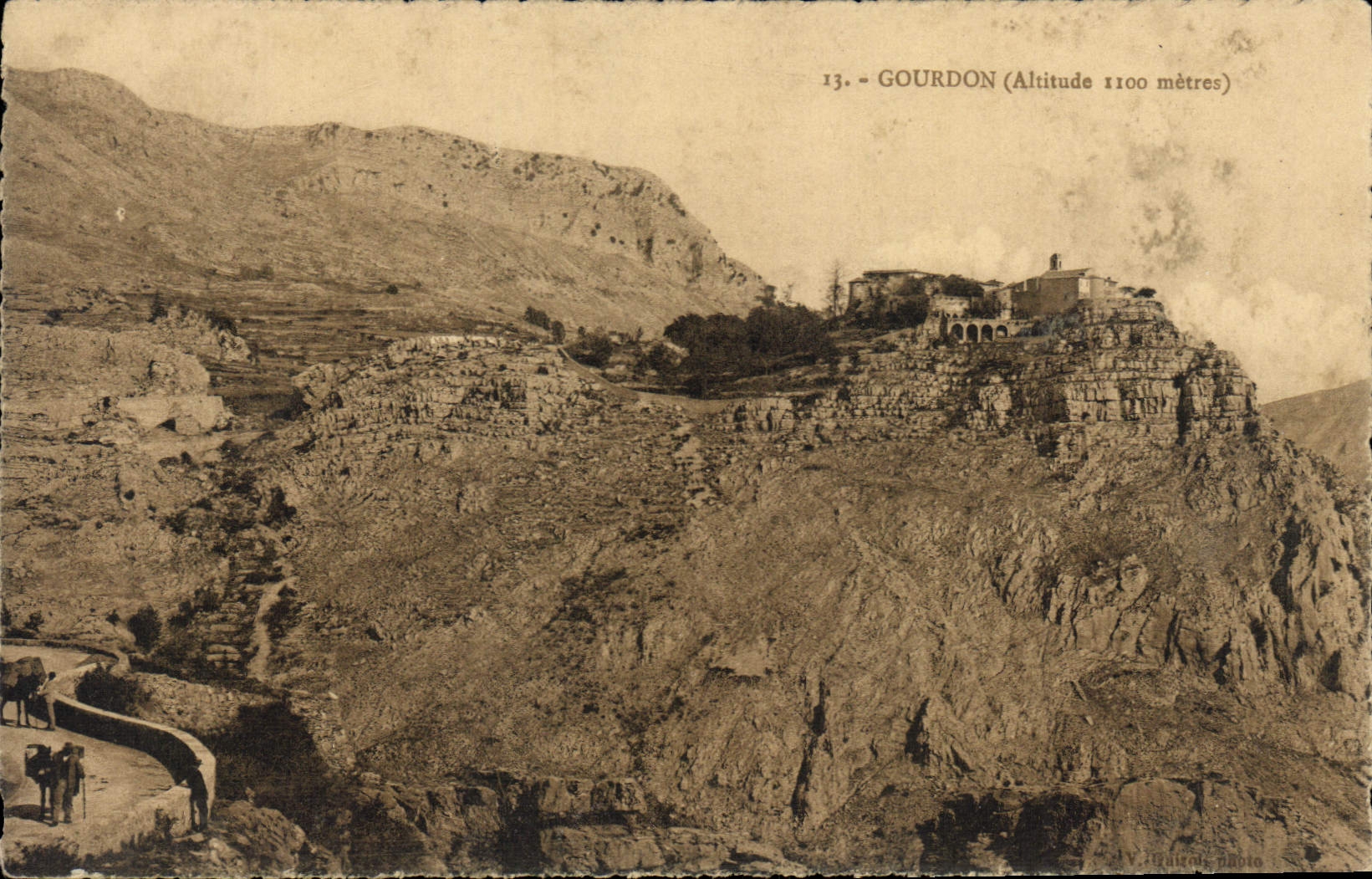 VINTAGE POSTCARD Gourdon