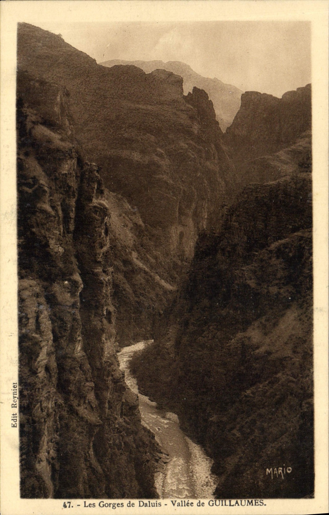 CPA Vallee de Guillaumes Les Gorges de Daluis