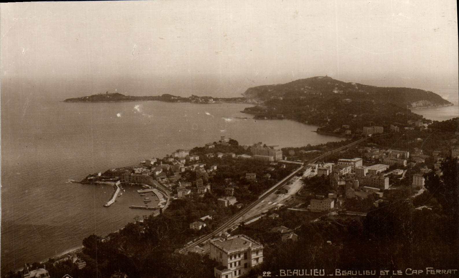 POSTAL Beaulieu de la VENDIMIA y la opinión de Ferrat del cabo