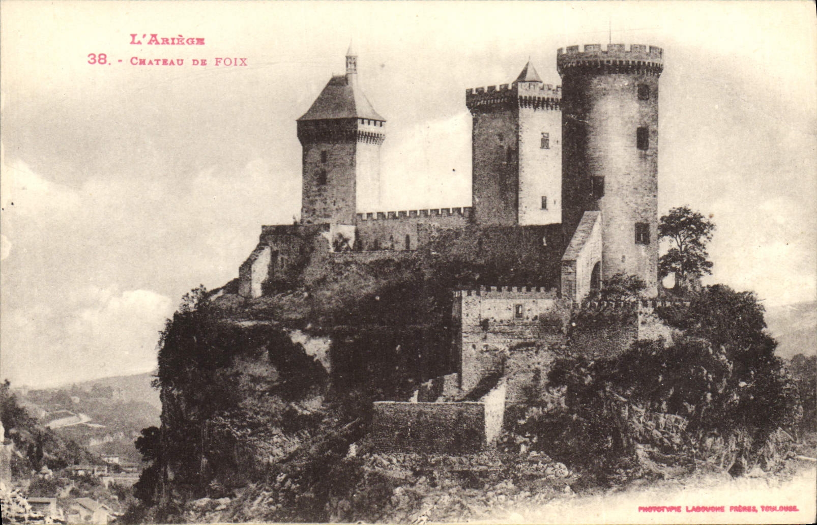 VINTAGE POSTCARD Foix Castle