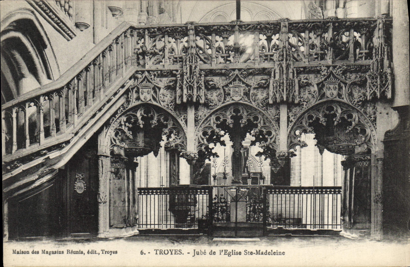 CPA Troyes Jube De I'Eglise Ste Madeleine