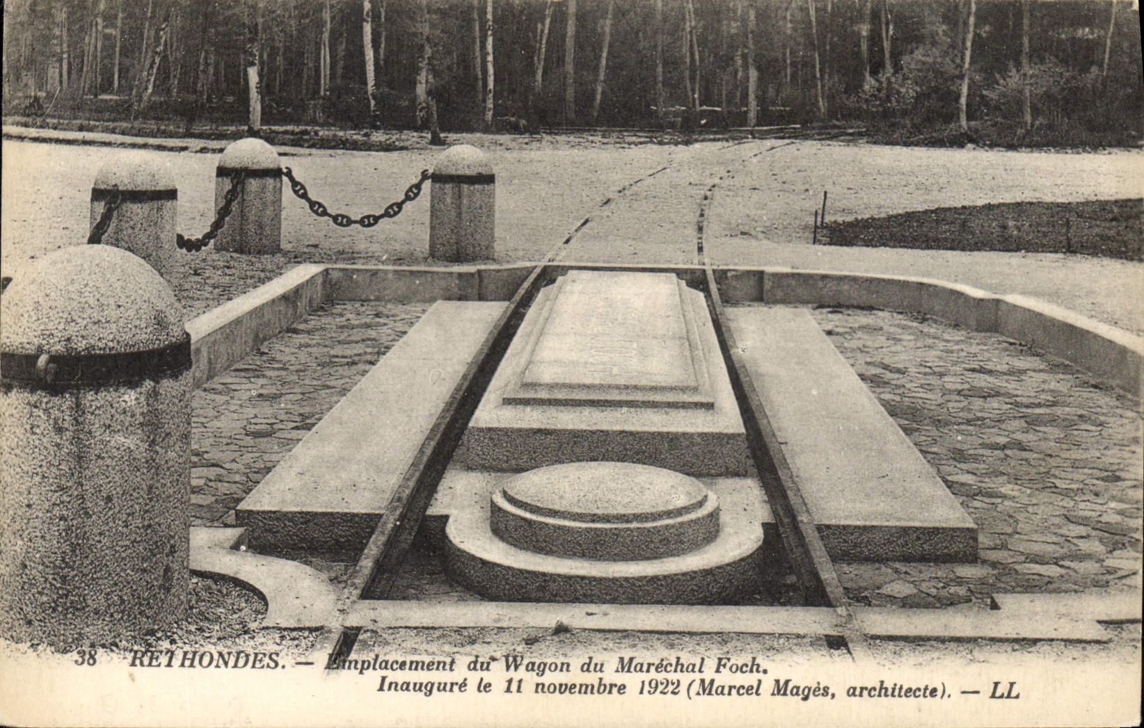 VINTAGE POSTCARD Rethondes Site Of the Coach Of the Marshal Foch Militaria