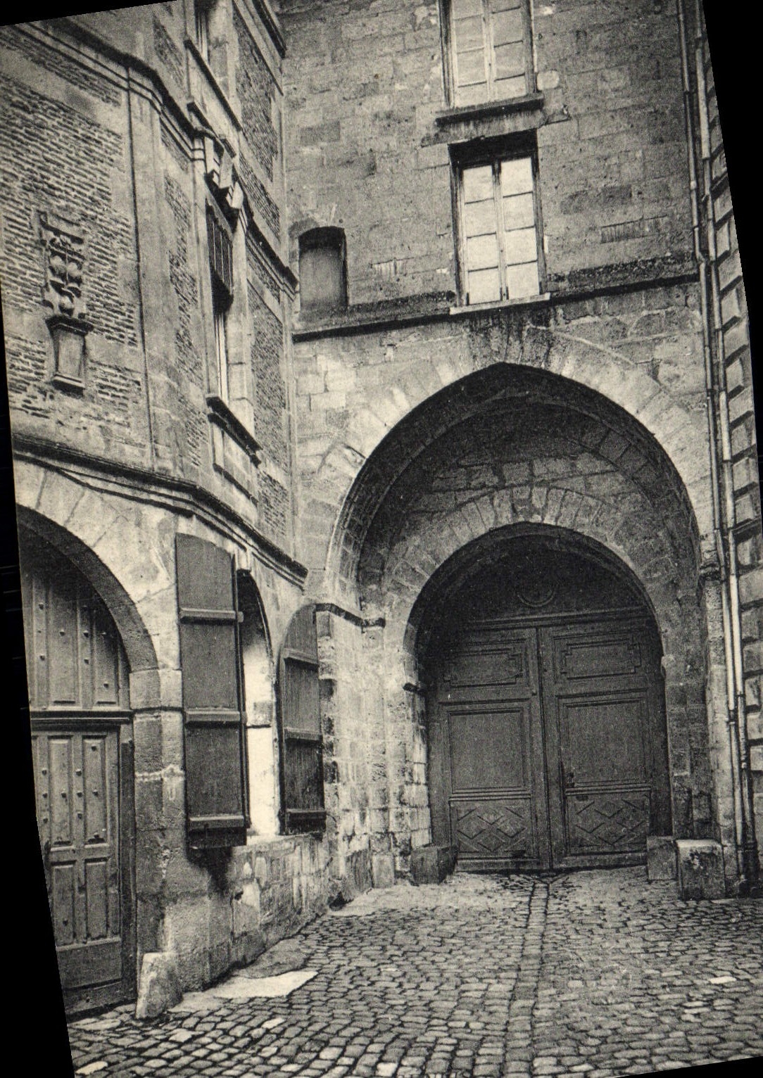 VINTAGE POSTCARD Senlis