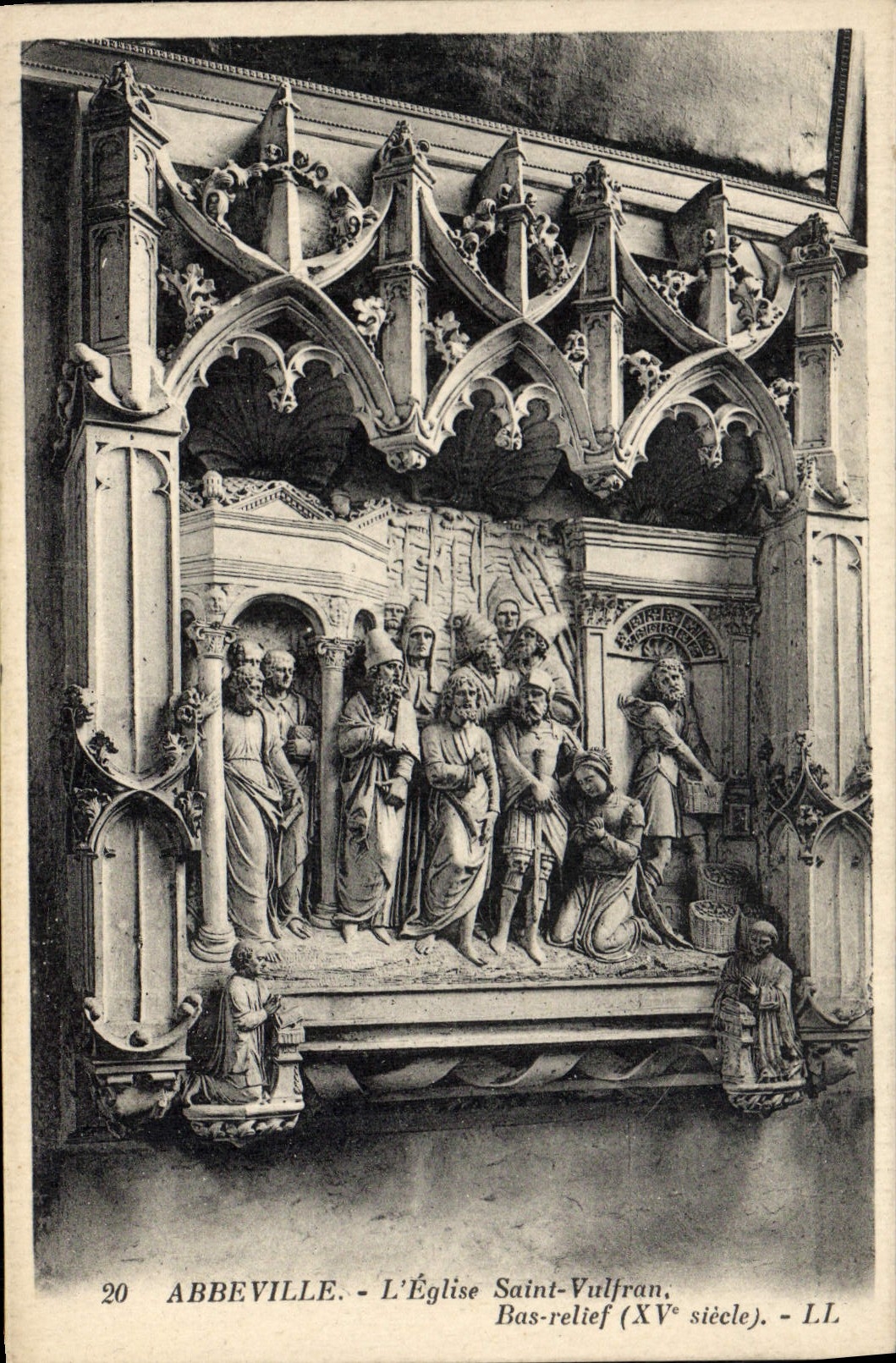 VINTAGE POSTCARD Abbeville the Church Holy Low Vulfran relief