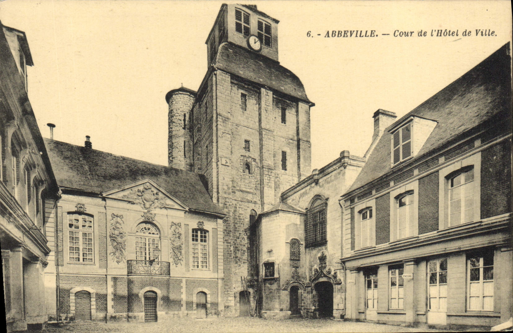 VINTAGE POSTCARD Abbeville Court De I' Town hall