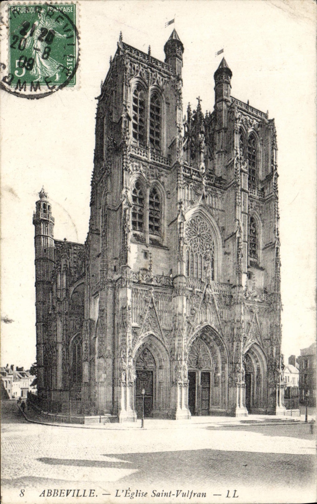 VINTAGE POSTCARD Abbeville the Church Holy Vulfran