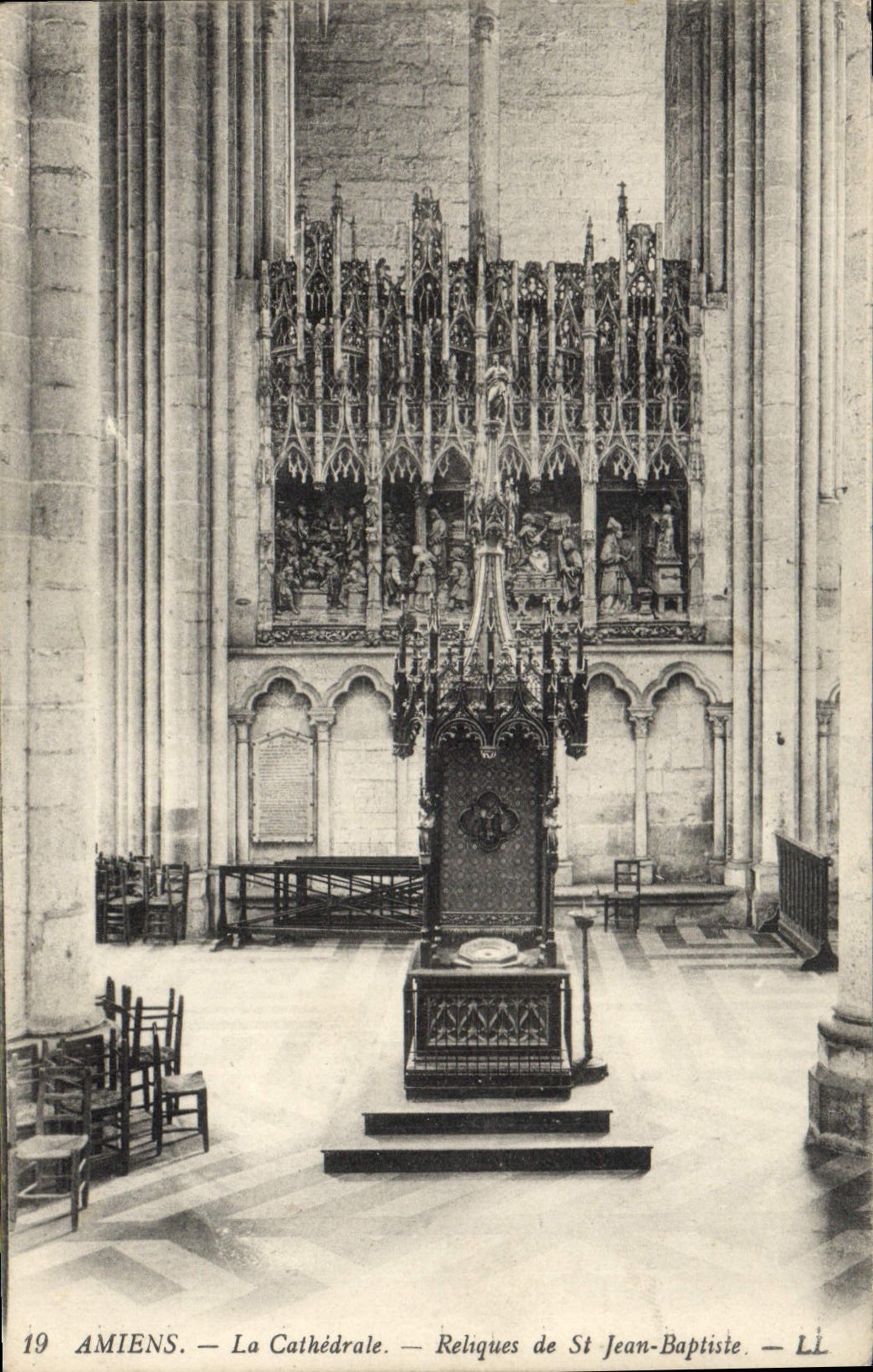 VINTAGE POSTCARD Amiens the Cathedral Relics Of St Jean Baptist