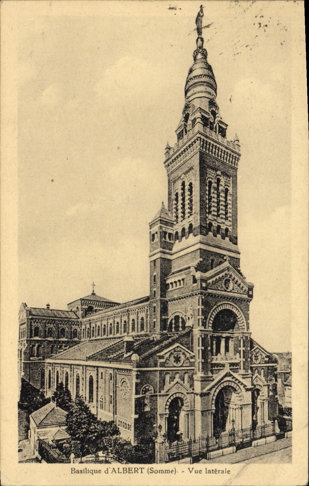VINTAGE POSTCARD Basilica Of Albert Vue Side