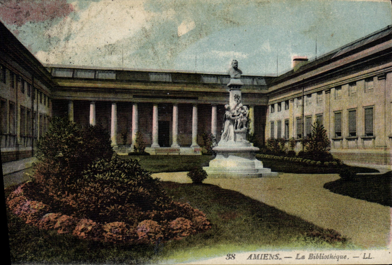 VINTAGE POSTCARD Amiens the library