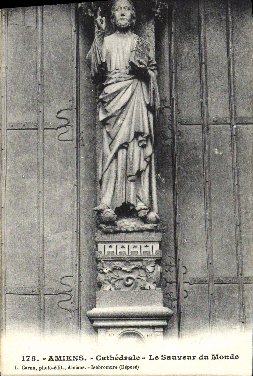 VINTAGE POSTCARD Amiens Cathedral the Saver Of the World