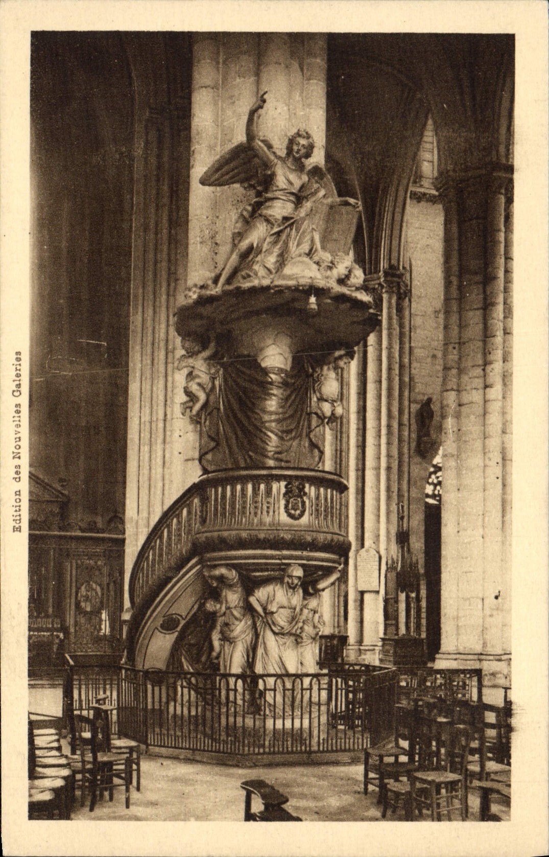 CPA Amiens La Cathedrale La Chaire