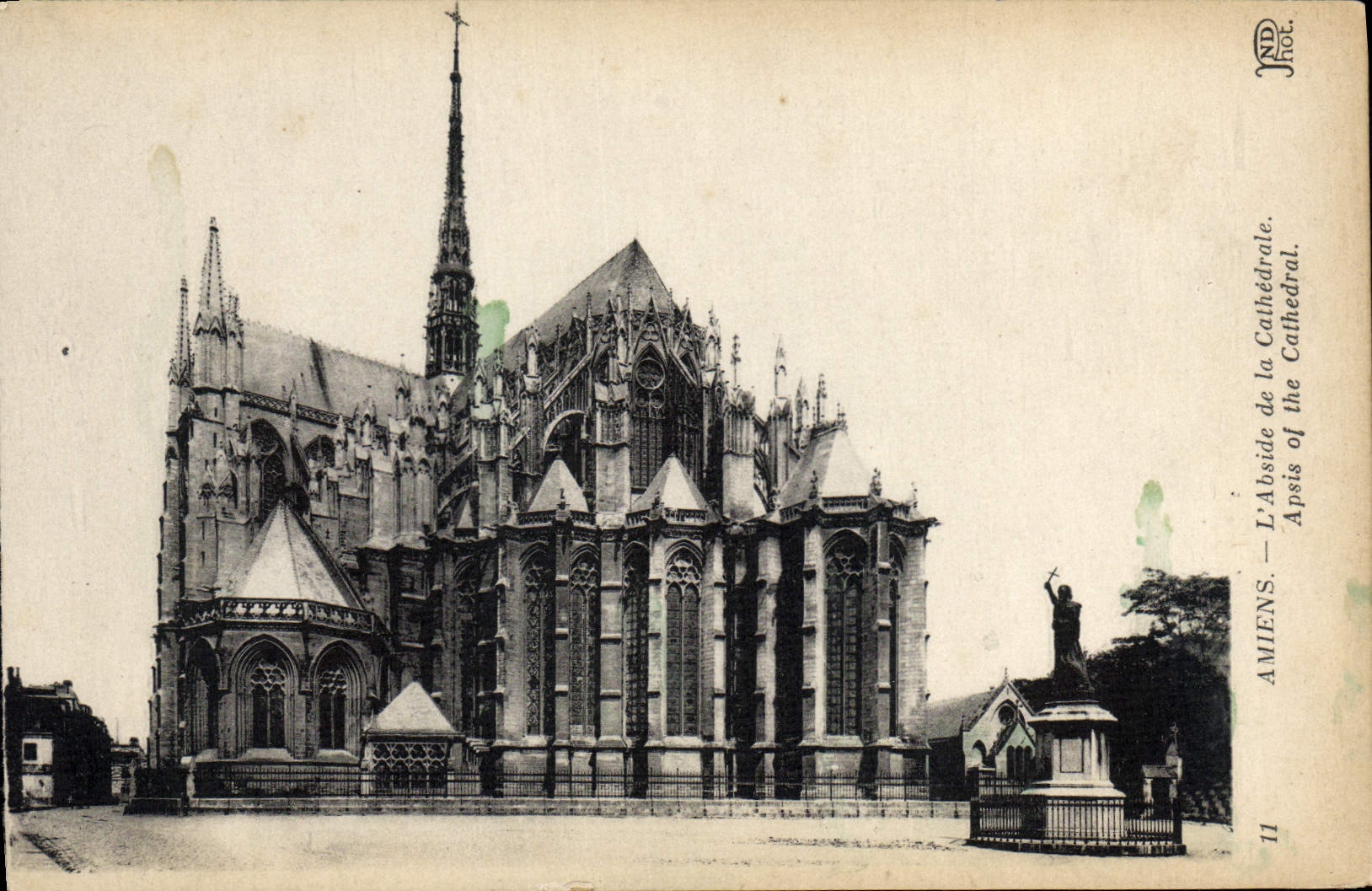 CPA Amiens L'Abside De La Cathedrale 