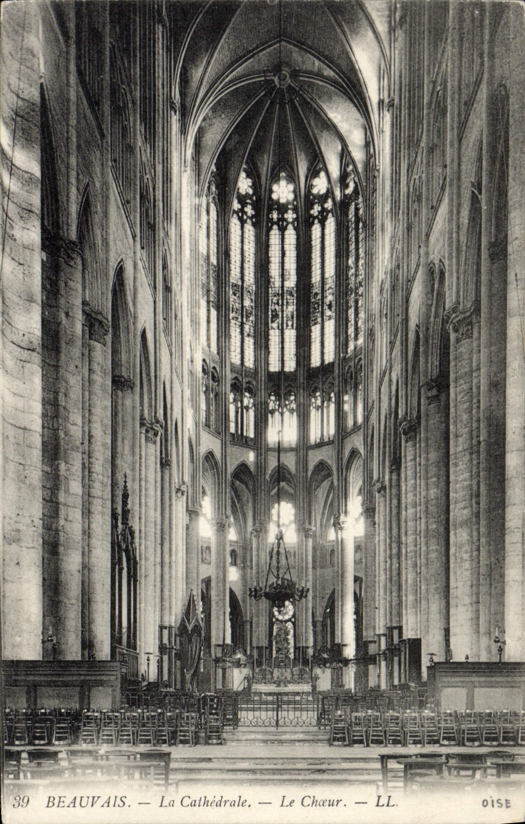 CPA Beauvais La Cathedrale Le Choeur