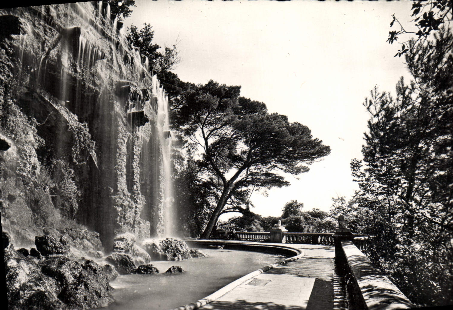 CPM Nice Cascade Du Chateau