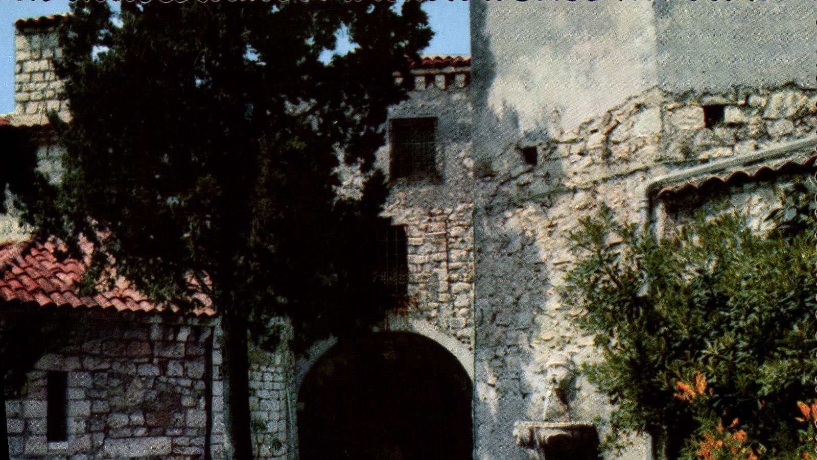 POSTAL MODERNA Eze Provence una calle típica vieja