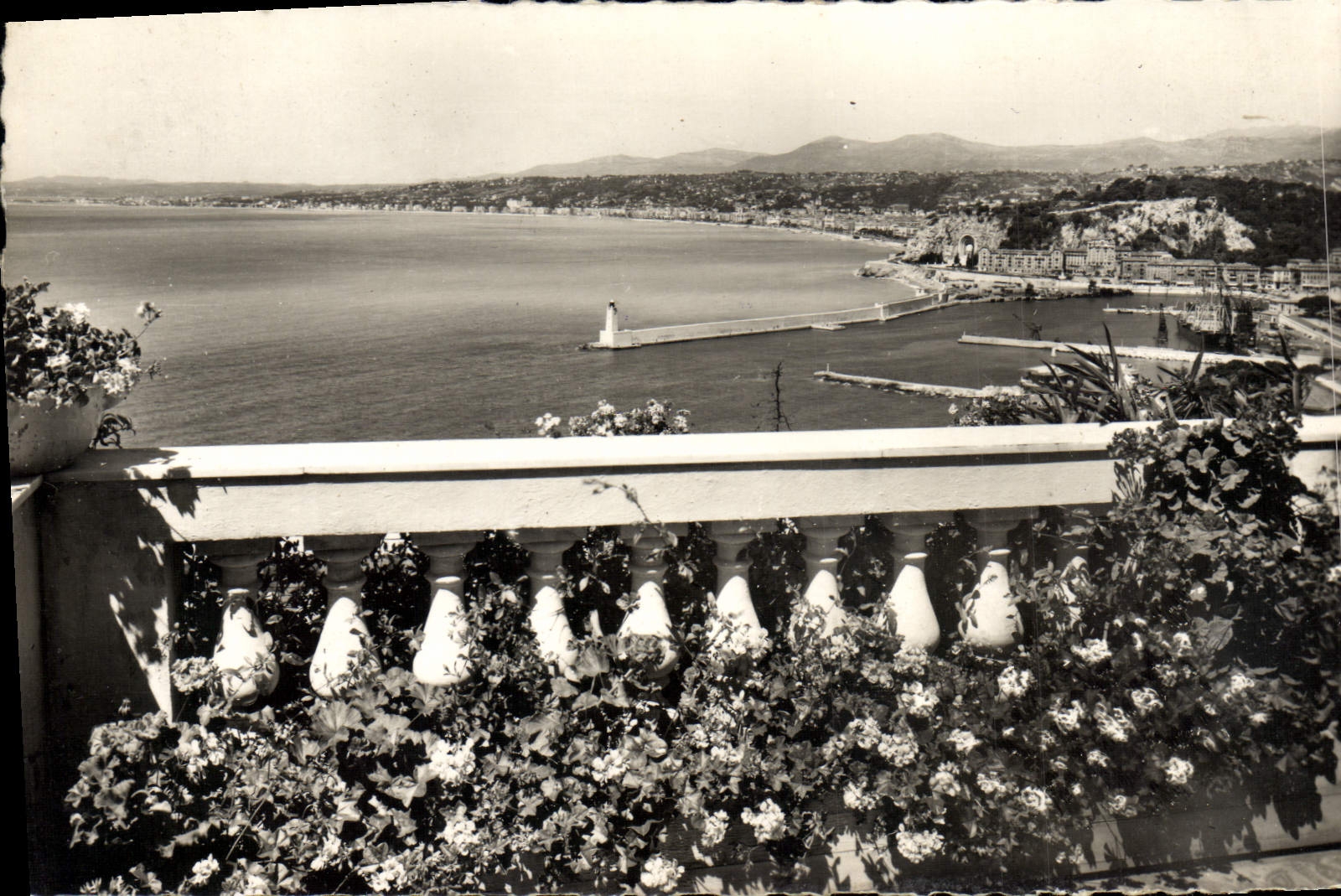 POSTAL MODERNA Niza visión