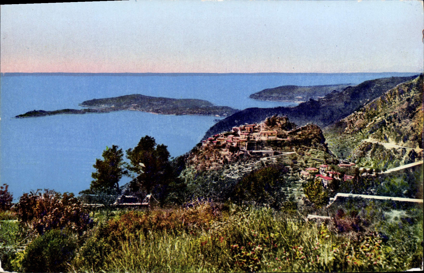POSTAL Eze de la VENDIMIA la aldea y el cabo Ferrat