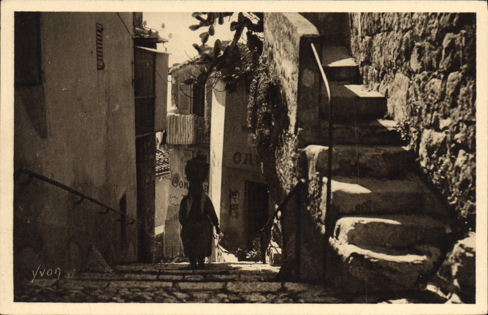 CPA Eze Une Vieille Rue Du Village